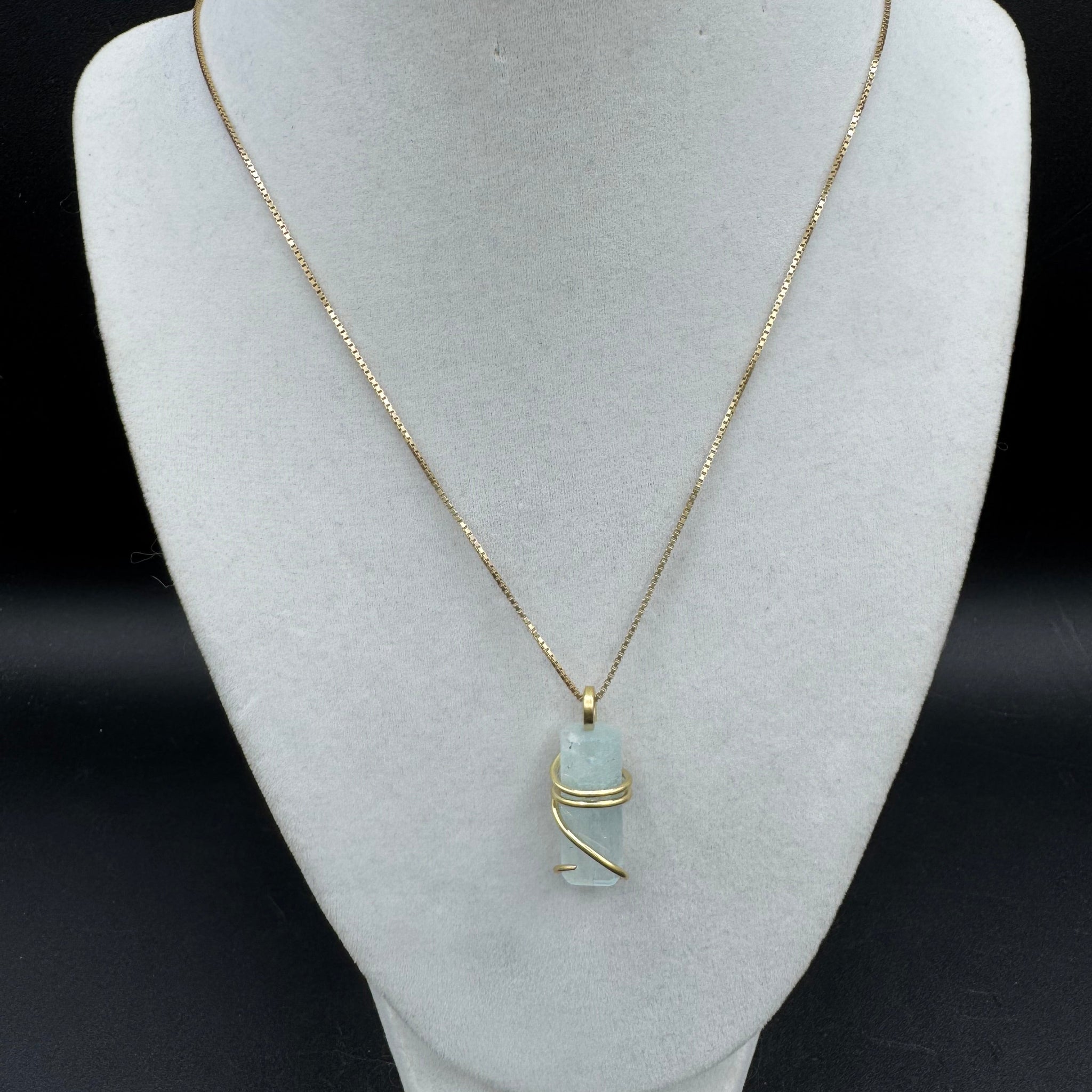 Aquamarine Pendant - 5.594g