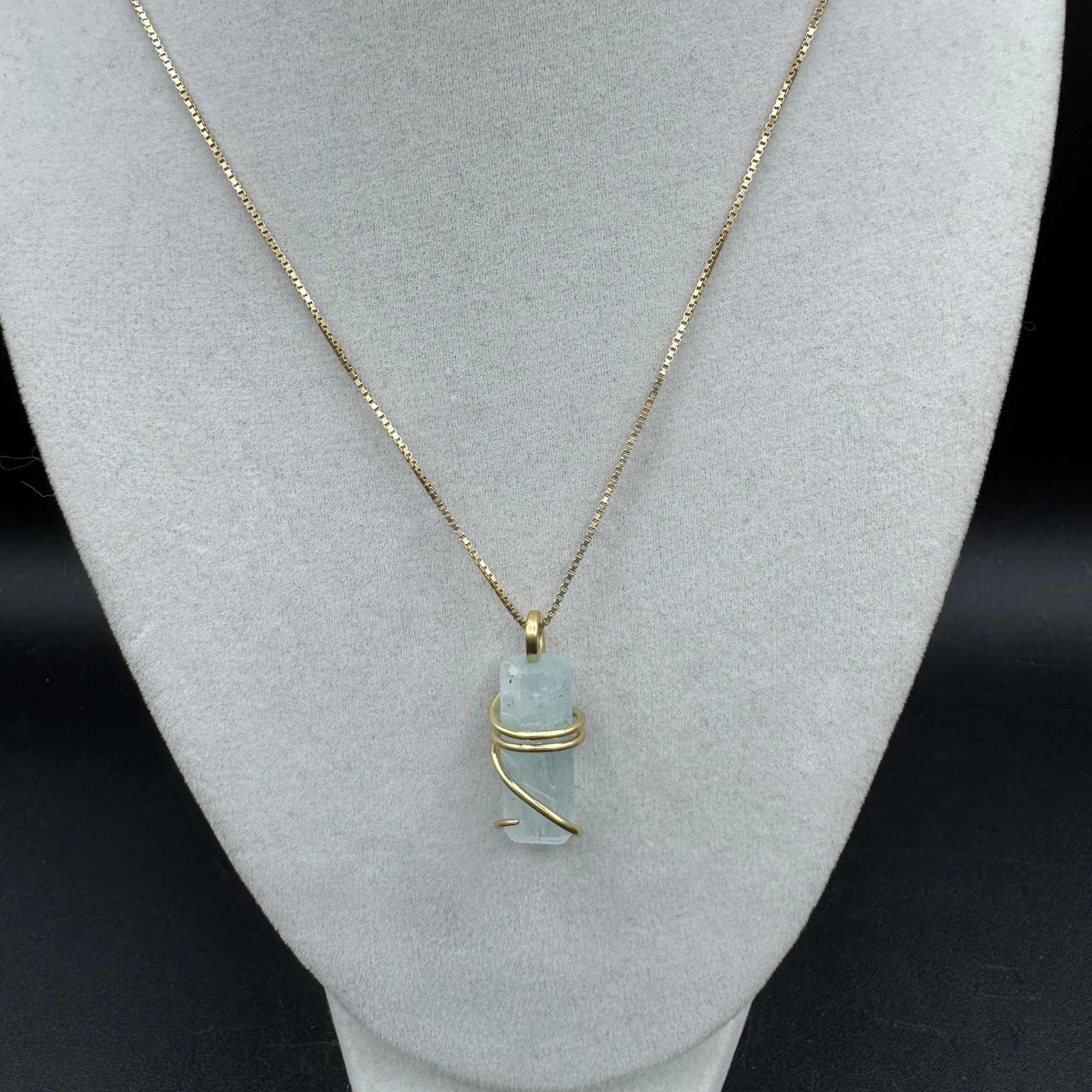 Aquamarine Pendant - 5.594g