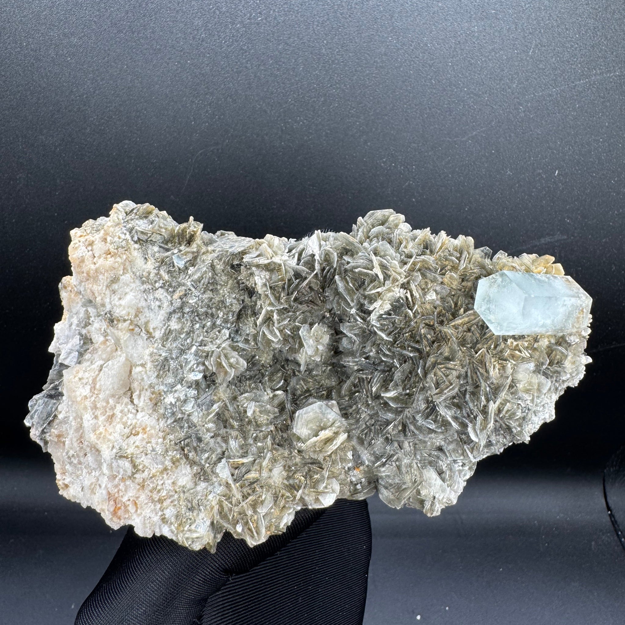 Aquamarine Specimen - 558g