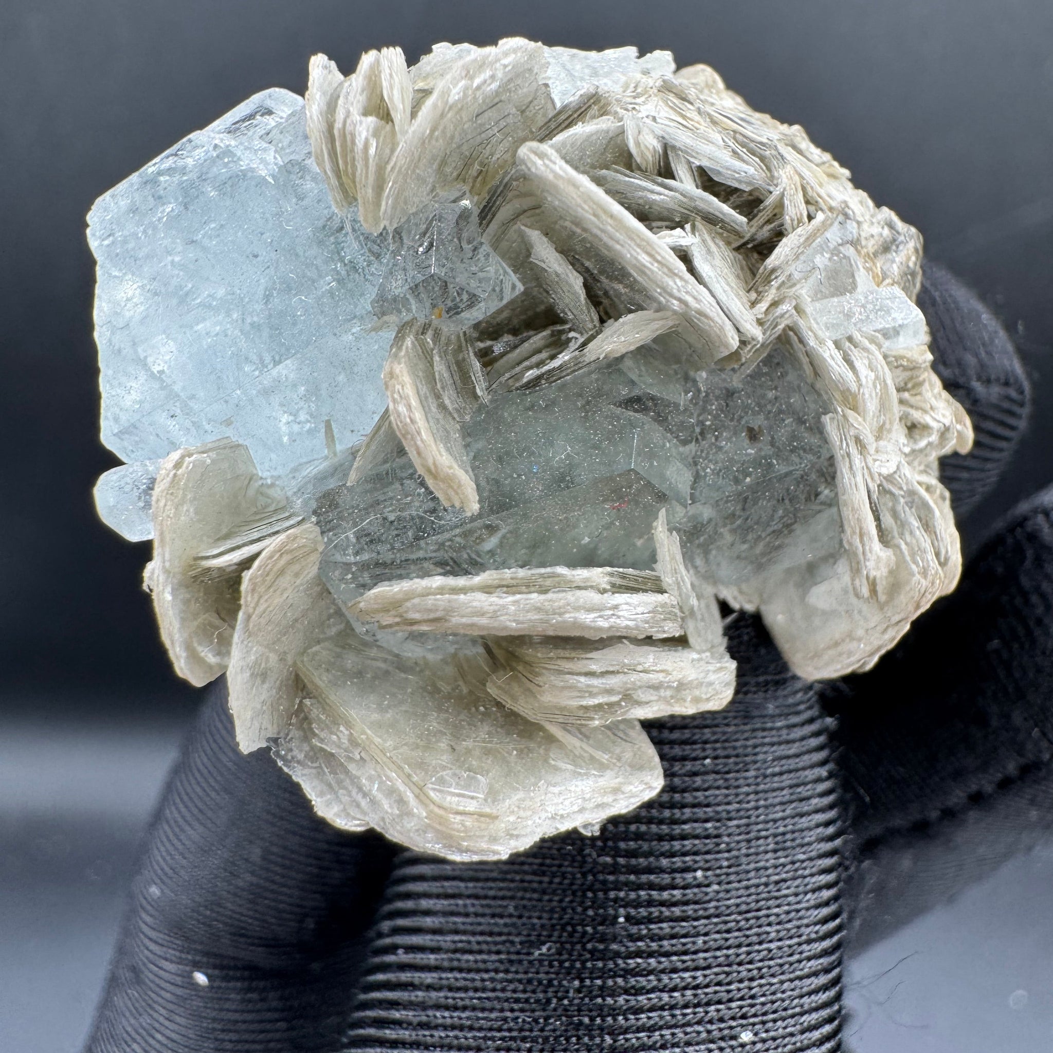 Aquamarine Specimen - 25g