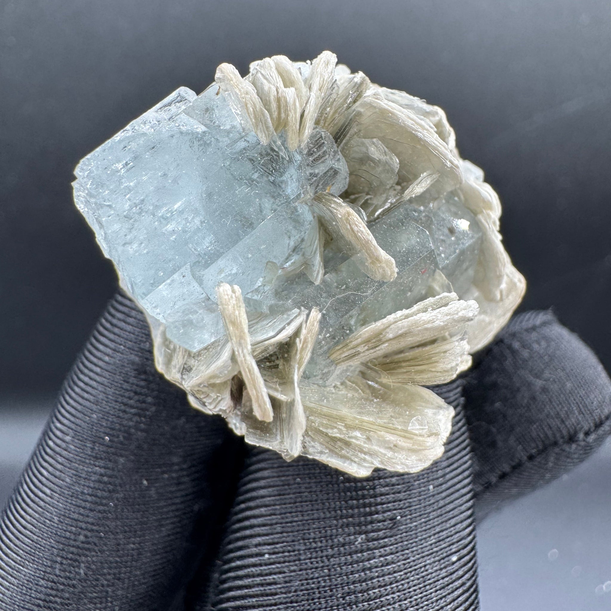 Aquamarine Specimen - 25g