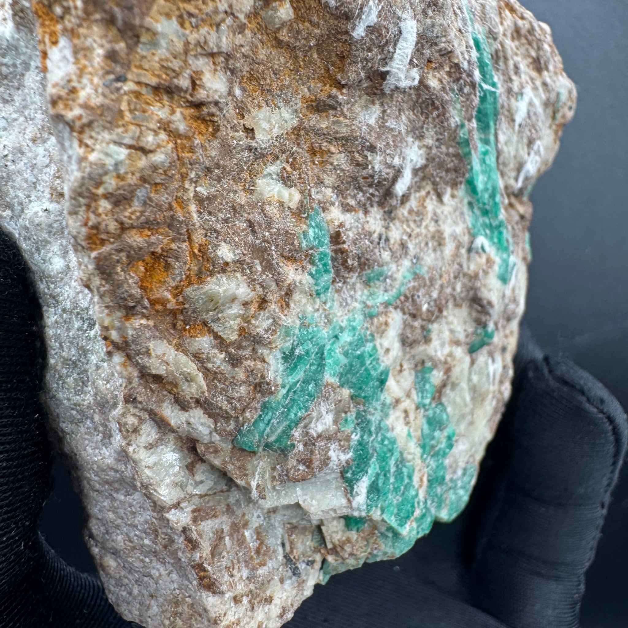 Emerald Specimen - 396g