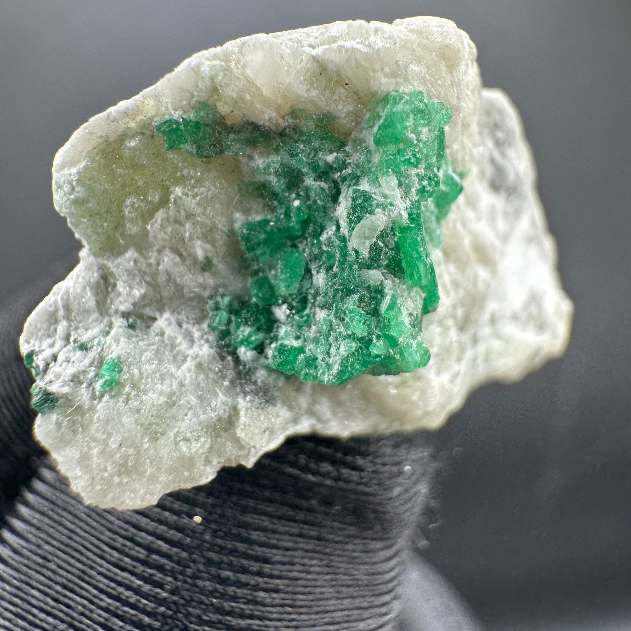 Emerald Specimen - 10g