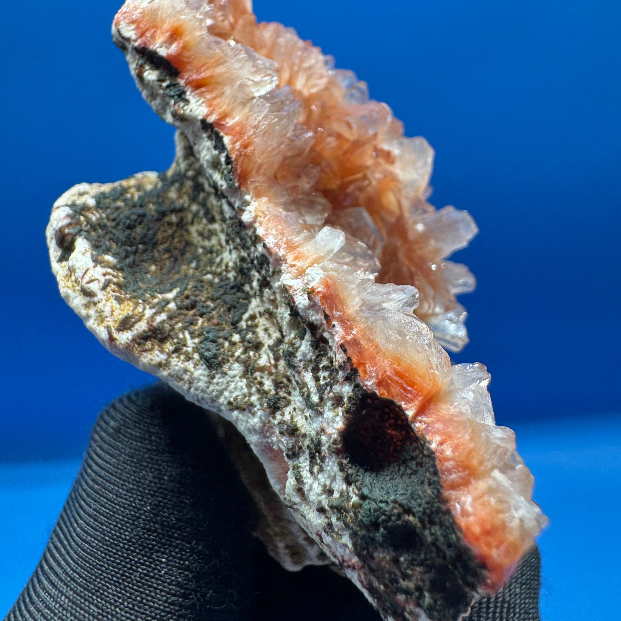 Red Heulandite with Stilbite – 44g