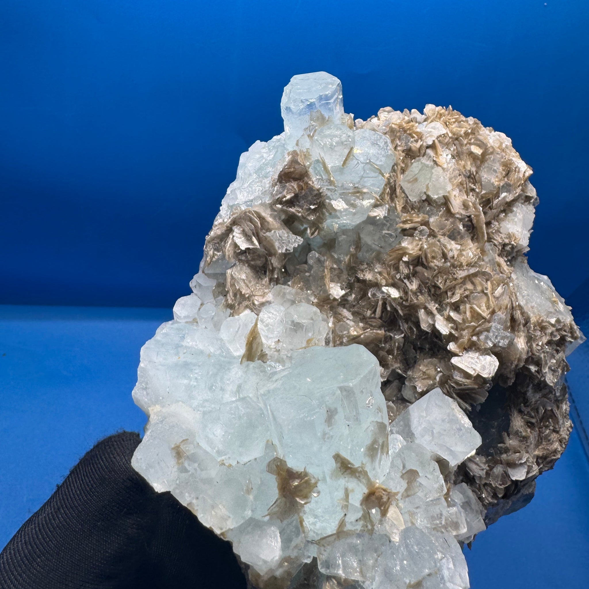 Aquamarine Specimen - 1388g