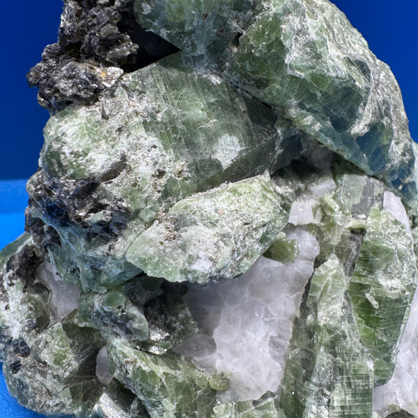 Green Diopside Specimen – 1418g