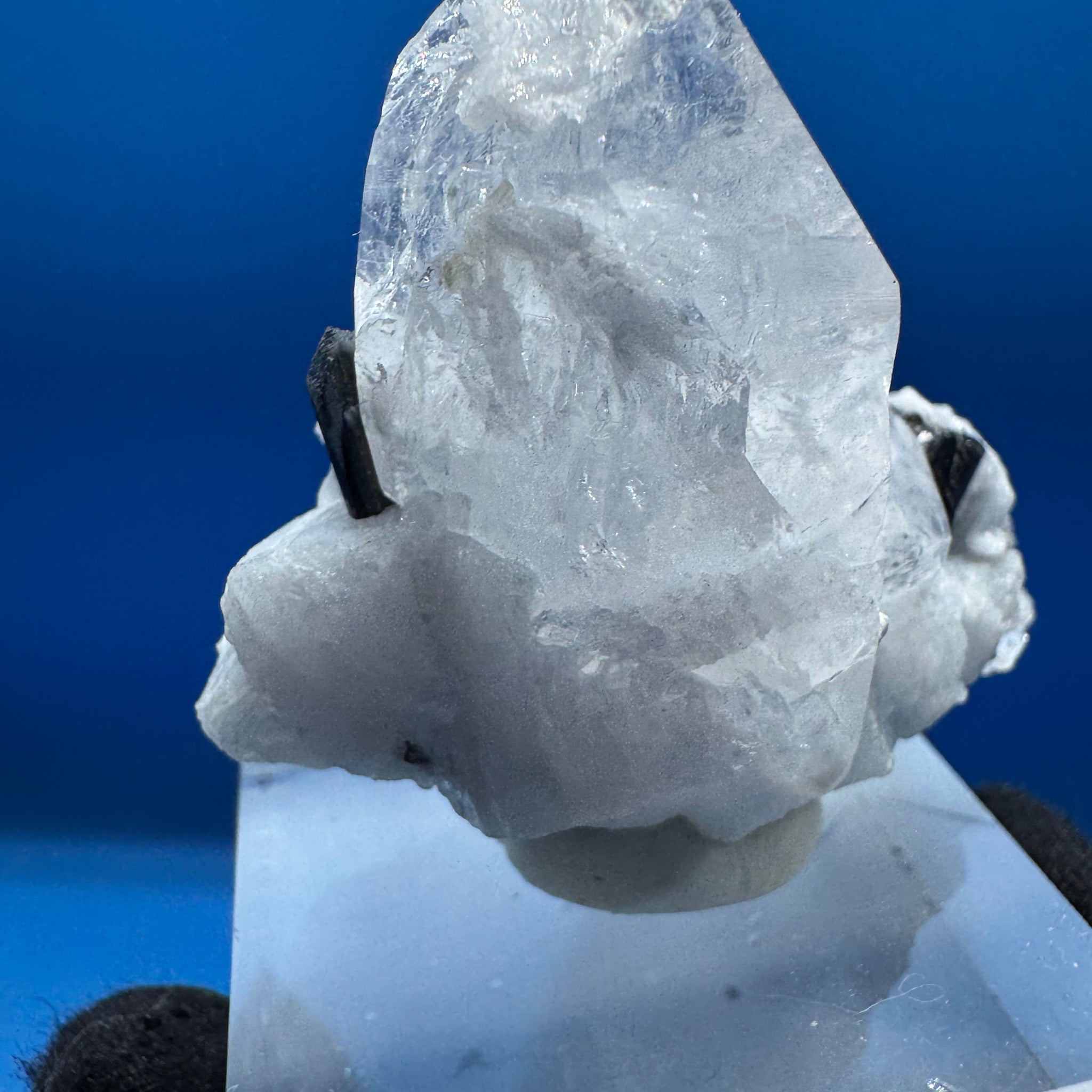 Quartz with Tourmaline - 86g