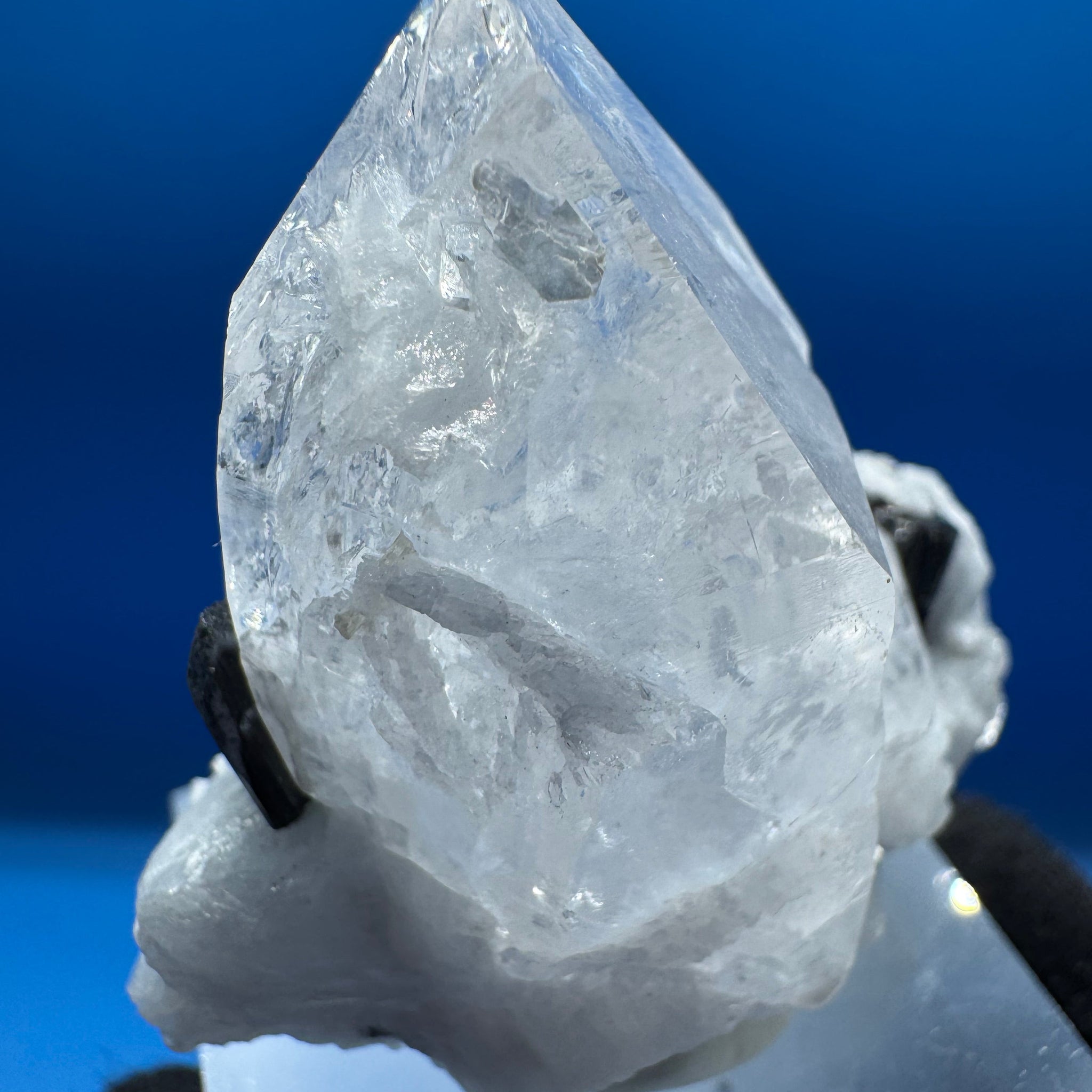 Quartz with Tourmaline - 86g