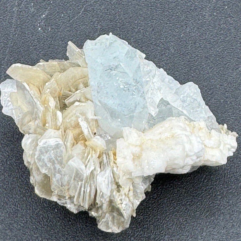 Aquamarine Specimen - 37g